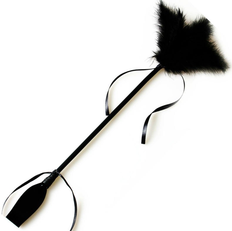 Black Feather Whip for Playful Sensation – image 1