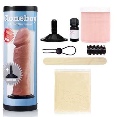 Roze dildo met zuigkap van Cloneboy voor intieme wellness
